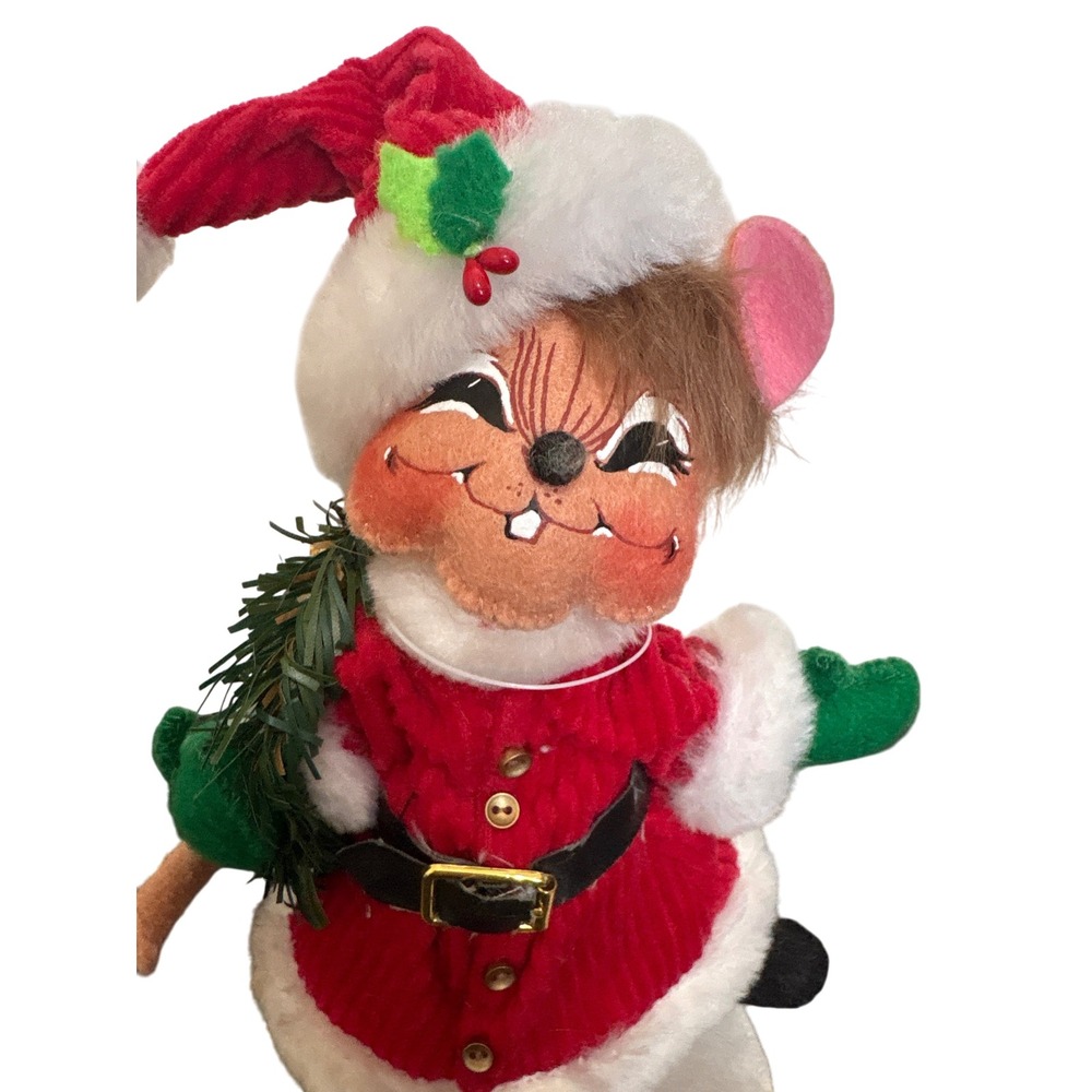 Annalee 2009 Christmas Mouse Doll 8.5" Red Corduroy Santa Suit Wreath Posable